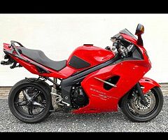 Triumph sprint st 1050cc