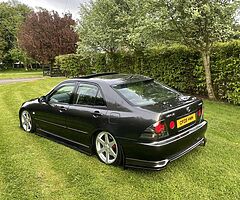 Lexus is200