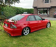 Lexus is200