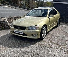 Lexus is200