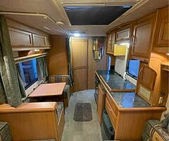 Elddis Typhoon MINT 4 Berth Caravan For Sale - Image 5/10