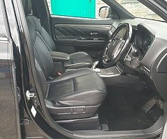 2019 MITSUBISHI OUTLANDER GH4S HYBRID PLUG-IN 2.4 AUTOMATIC 4WD - Image 6/10