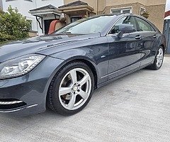 MERCEDES BENZ - Image 5/10