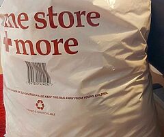 Baby girl clothes 0-6 months
A bag its more then 9 kg