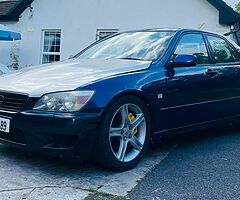 Lexus is200