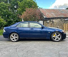 Lexus is200