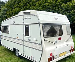Carlight 2 Berth MINT Lightweight Caravan For Sale - Image 3/10
