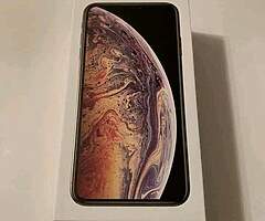 BRAND NEW IPHONE X 
SEALED IN BOX (256GB) with free Airpords

Condition : Brand new 
lock status: Fa