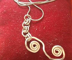 Ladies silver chain and pendant - Image 9/10