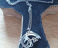Ladies silver chain and pendant