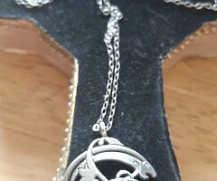 Ladies silver chain and pendant - Image 8/8