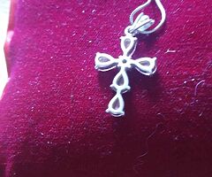 Ladies silver chain and pendant