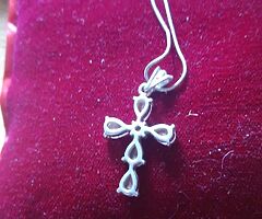 Ladies silver chain and pendant