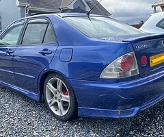 Lexus IS 200