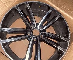 Genuine b7 Passat alloys good tires 
Gtd alloys tires optional