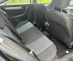 2012 Volkswagen Passat 1.6TDI NEW NCT February 20’23 Tax July 20’22 - Image 5/6