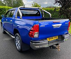 2016 Toyota Hilux - Image 6/10