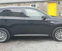 192 MITSUBISHI OUTLANDER GH4S PLUG-IN HYBRID AUTOMATIC 4X4 - Image 4/10