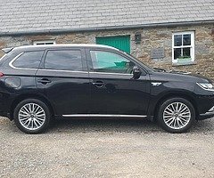 192 MITSUBISHI OUTLANDER GH4S PLUG-IN HYBRID AUTOMATIC 4X4 - Image 6/10