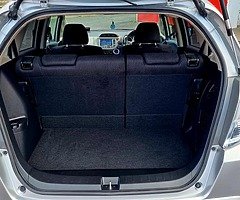 Honda Fit 1.3 Hybrid - Image 5/10
