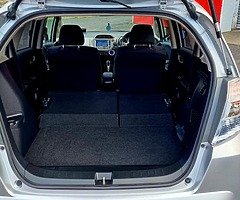 Honda Fit 1.3 Hybrid - Image 6/10