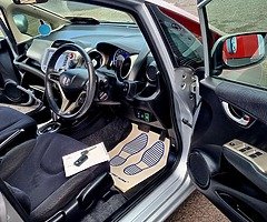 Honda Fit 1.3 Hybrid - Image 7/10