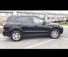 Hyundai Santa Fe 2012 Seven seaters low road tax