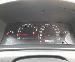 Toyota corolla - Image 6/9