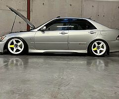 2002 Lexus IS 200 - Image 4/8