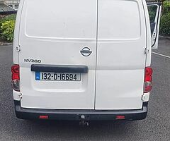 Nissan NV 200 - Image 6/10