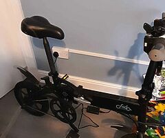 Electronic bike practily bran new was use a hand full of times - Image 3/4