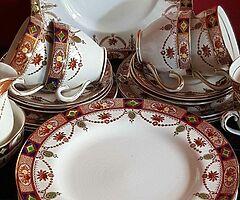 An Edwardian Arklow 27 pce Dinner/Teaset
