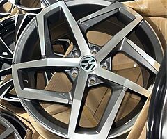 Brand new vw alloys not wheels just alloys very clean only bought 2 months ago cuz I got new veemans - Image 3/3