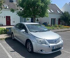 2011 Toyota avensis for sale