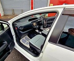 Toyota Aqua 1.5 Hybrid - Image 3/10