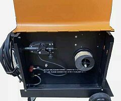 Brand New gas/gasless mig welder 225amp Mig welders 
Free Delivery - Image 7/10