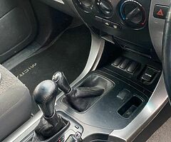 Toyota Landcruiser 2006 SWB Automatic Doe 5/23 - Image 6/6