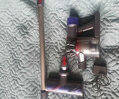 Dyson v8