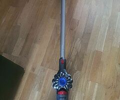 Dyson v8