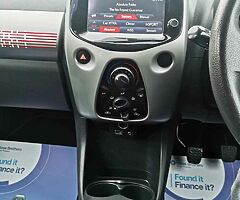 2014 Peugeot 108 - Image 4/10