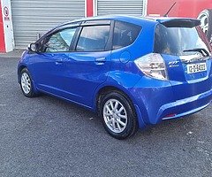 Honda Fit 1.3 Hybrid - Image 5/10