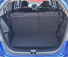 Honda Fit 1.3 Hybrid - Image 8/10