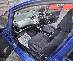Honda Fit 1.3 Hybrid - Image 9/10