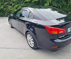 Lexus IS 220d - Image 3/7