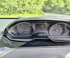 Peugeot 2008 - Image 7/10
