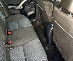 2012 Toyota Avensis 2.0D4d - Image 8/10