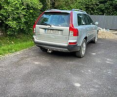 Volvo Xc90 Crew cab,  5 Seats.