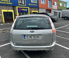 10 FORD FOCUS
