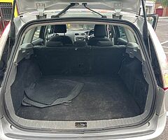 10 FORD FOCUS - Image 6/8