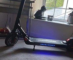 Electric scooter - Image 3/3